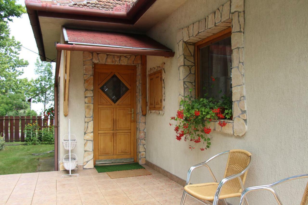 Platan Vendeghaz Διαμέρισμα Csemo Εξωτερικό φωτογραφία